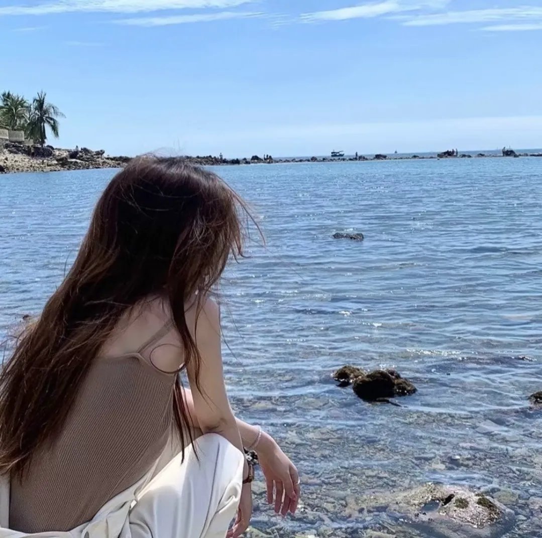 阿齐兹·安萨里:此时此刻海报